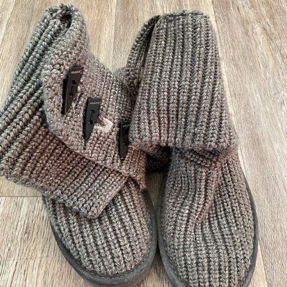 BearPaw gray knitted boots size 10 - Picture 3 of 3